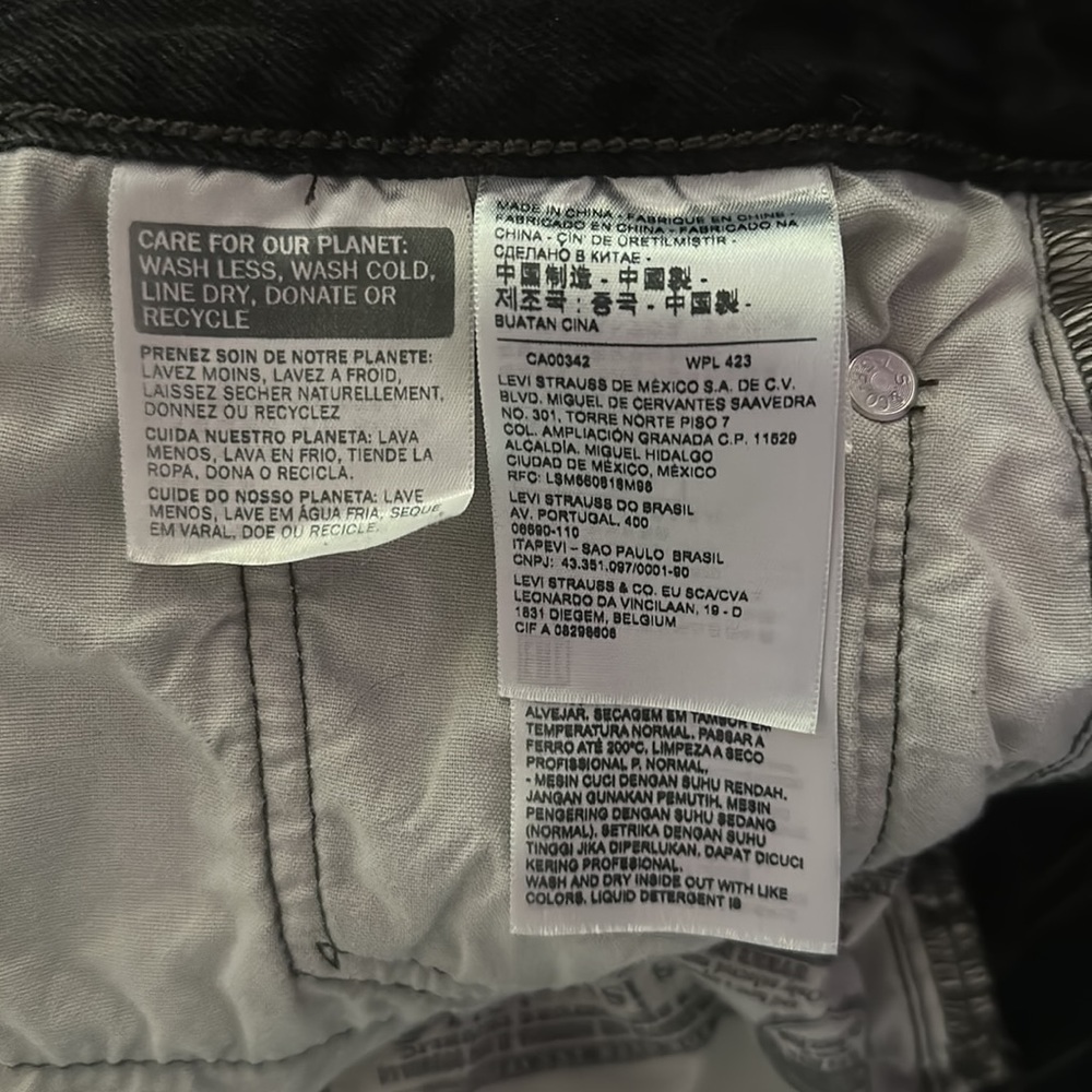 Levi’s 501 button fly black jean shorts - Picture 8 of 11